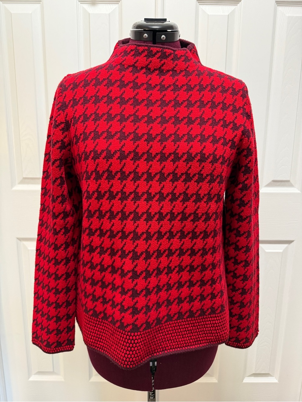 Ann Taylor Red & Plum Houndstooth Mock Turtleneck Sweater